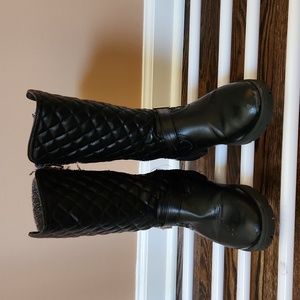 Used stylish black BCBG boots